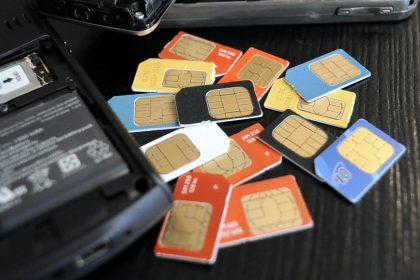 Deputy Speaker Thomas Tayebwa Orders Probe Into Telecoms Over Illegal SIM Card Reassignments