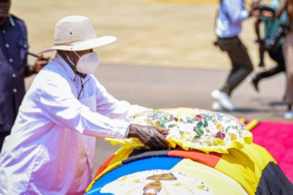 President Museveni Pays Final Respects To Omukama Oyo Nyimba Kabamba Iguru IV